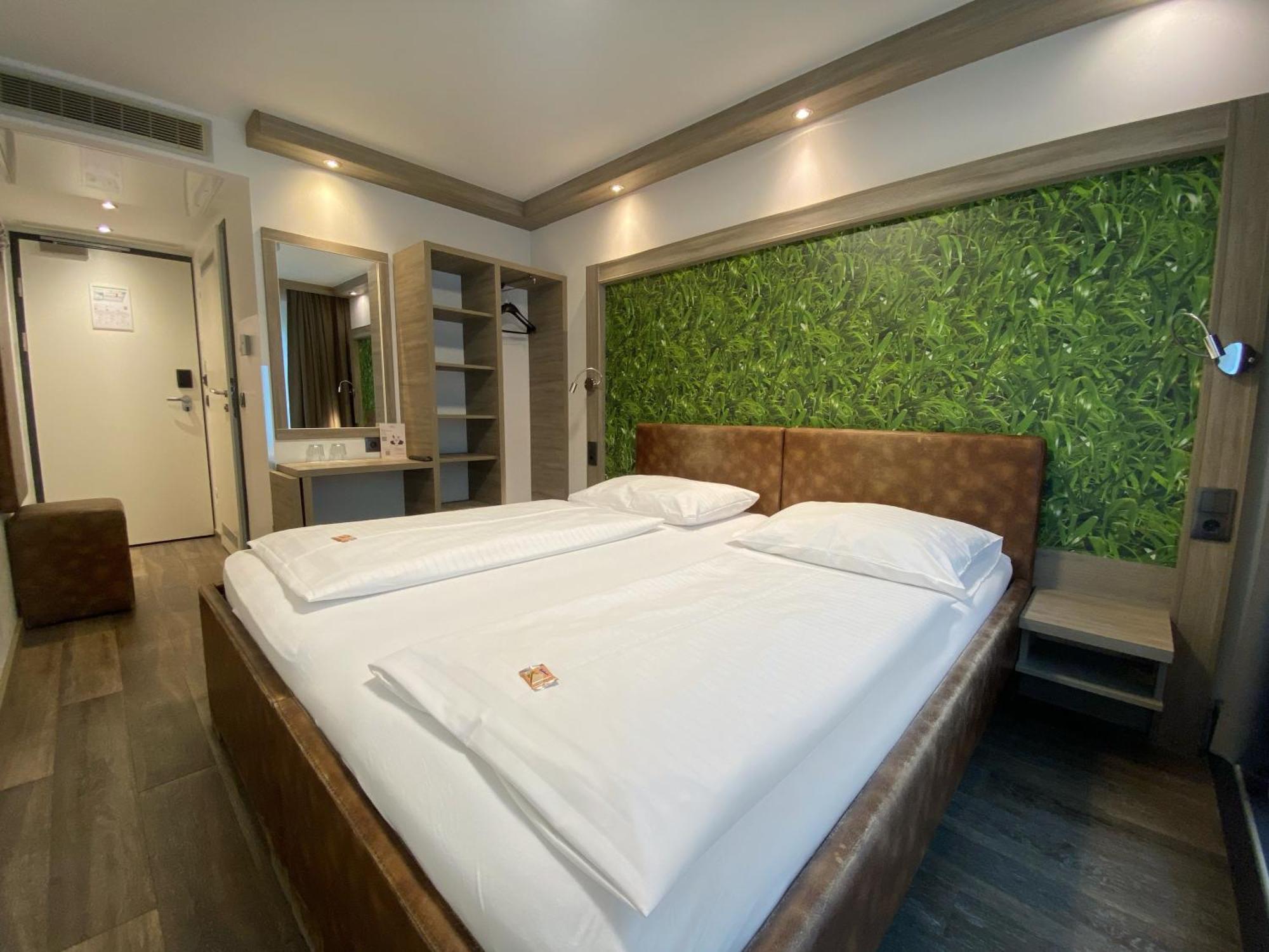 Design & Budget Schoenbrunn Wien