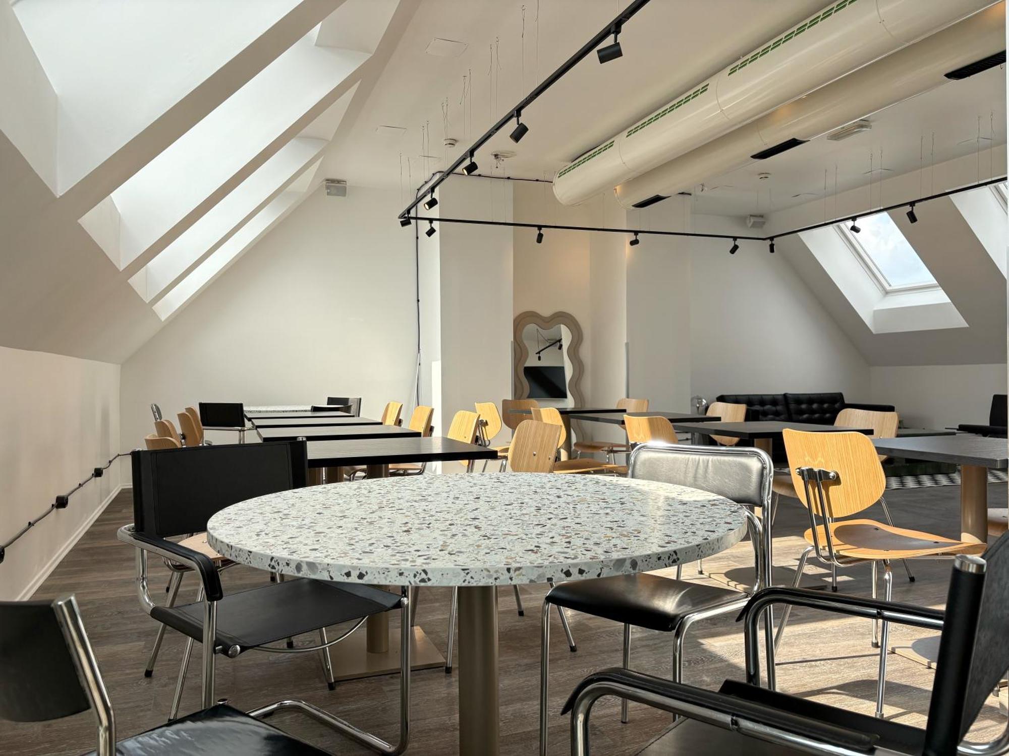 Hotel Design & Budget Schoenbrunn Wien